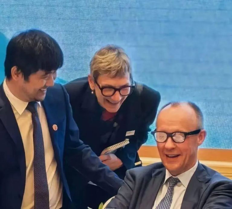AI眼镜“渡江”：百镜大战的下一程